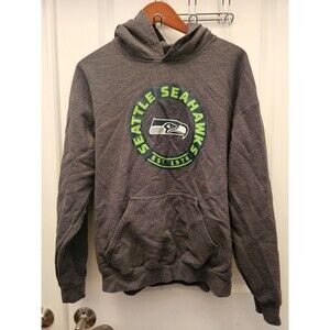 Seattle Seahawks NFL Team Apparel Grey Pullover Hoodie Graphic Sweatshirt Medium